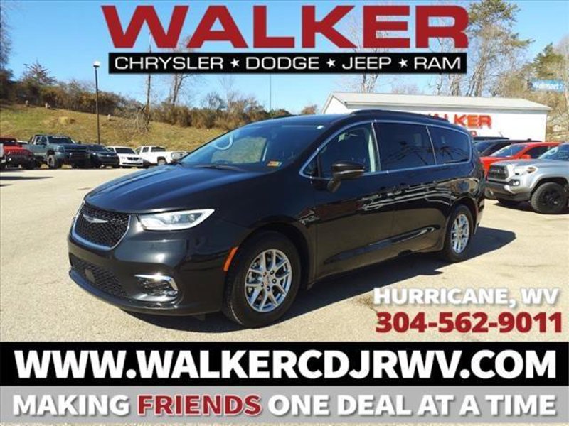 Certified 2022 Chrysler Pacifica Touring-L image 1