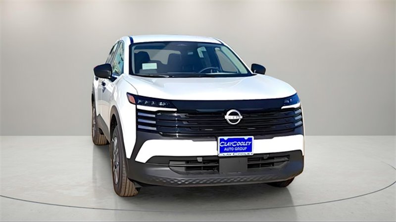 Certified 2025 Nissan Kicks S image 1