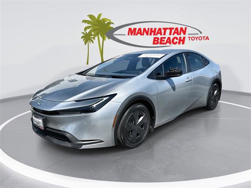 Certified 2023 Toyota Prius LE image 1
