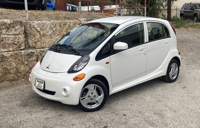 Used 2012 Mitsubishi i ES image 1