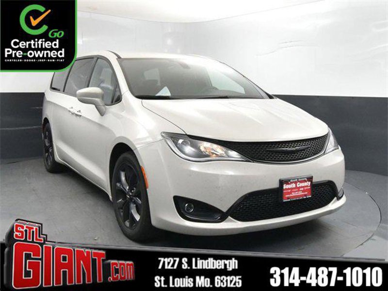 Certified 2020 Chrysler Pacifica Touring w/ S Appearance Package image 1