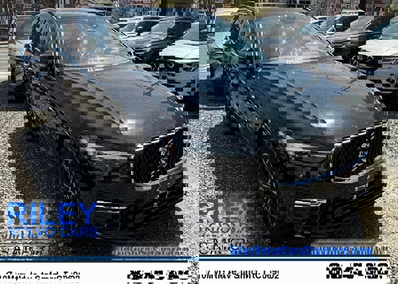 Used 2022 Volvo XC60 B5 Momentum w/ Climate Package image 1