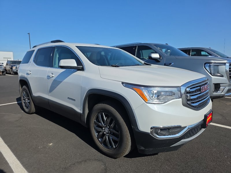 Used 2017 GMC Acadia SLT image 1