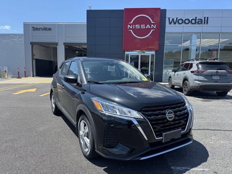Used 2021 Nissan Kicks S image 1