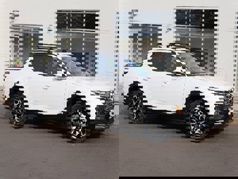 Certified 2024 Hyundai Santa Cruz Limited image 1