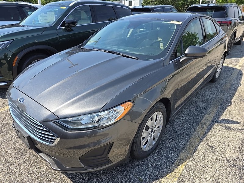 Used 2019 Ford Fusion S image 1