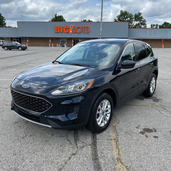 Used 2021 Ford Escape SE w/ Cold Weather Package image 1