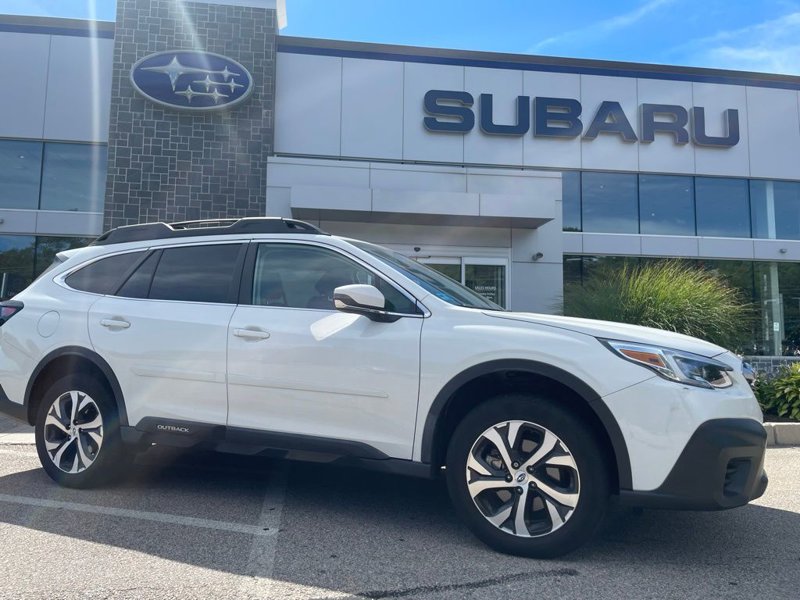 Used 2020 Subaru Outback Limited image 1