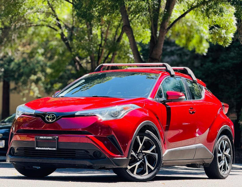 Used 2018 Toyota C-HR XLE image 1