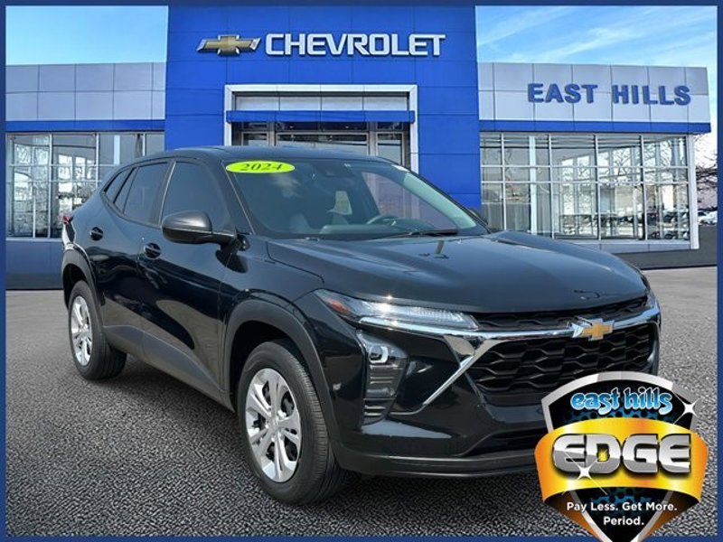Certified 2024 Chevrolet Trax LS w/ Driver Confidence Package image 1