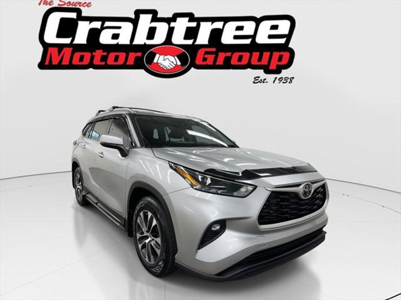 Certified 2022 Toyota Highlander XLE image 1