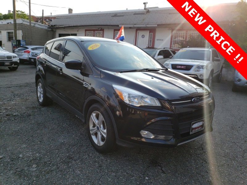 Used 2016 Ford Escape SE image 1
