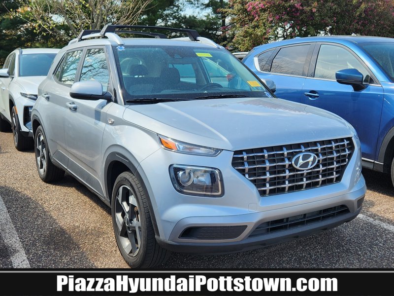 Certified 2022 Hyundai Venue SEL image 1