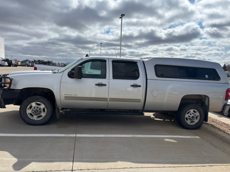 Used 2011 GMC Sierra 2500 SLE w/ Suspension Package, Off-Road image 1