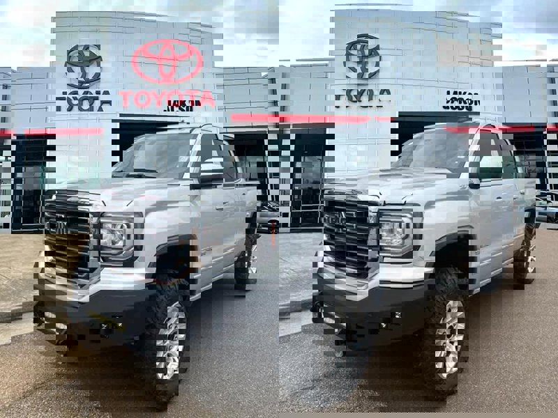 Used 2017 GMC Sierra 1500 SLE w/ SLE Value Package image 1
