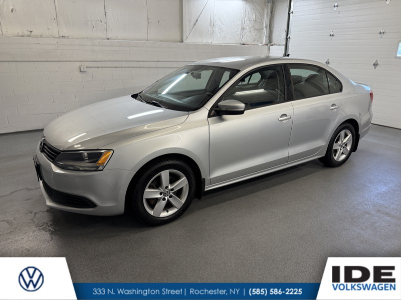 Used 2012 Volkswagen Jetta TDI w/ TDI Appearance Pkg image 1