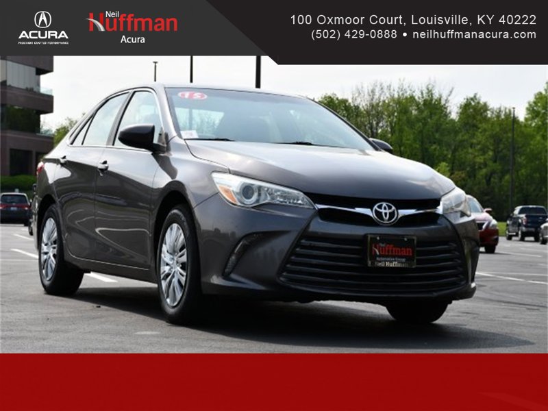 Used 2015 Toyota Camry image 1