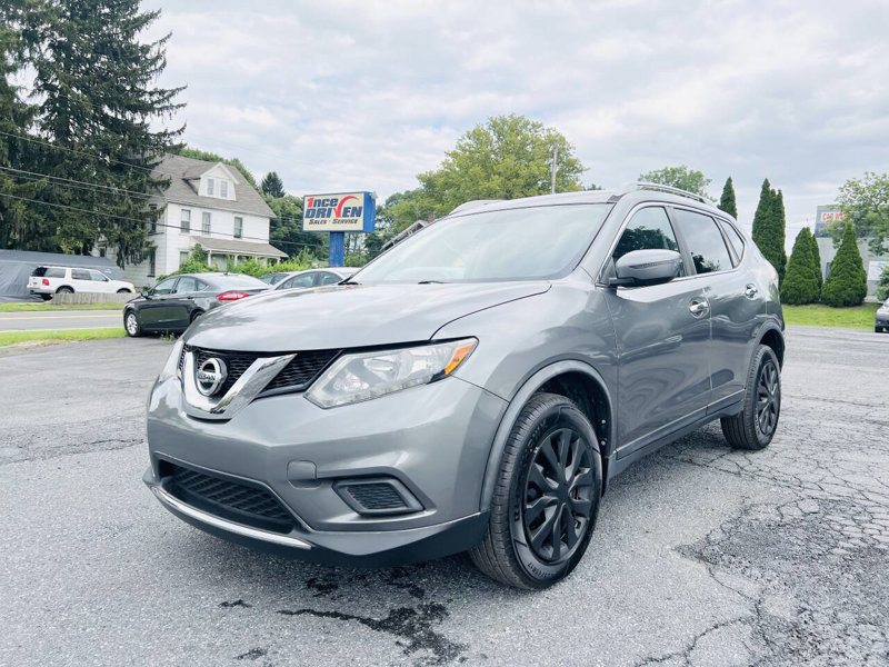 Used 2016 Nissan Rogue S w/ Appearance Package image 1