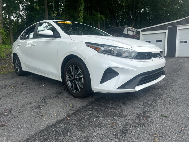 Certified 2022 Kia Forte LXS image 1