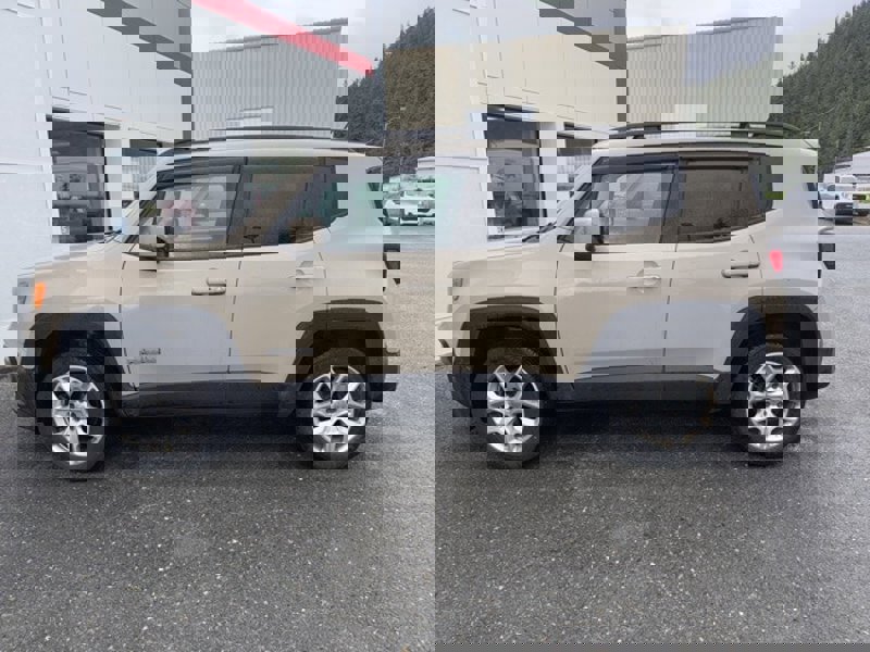Used 2015 Jeep Renegade Latitude w/ Cold Weather Group image 1
