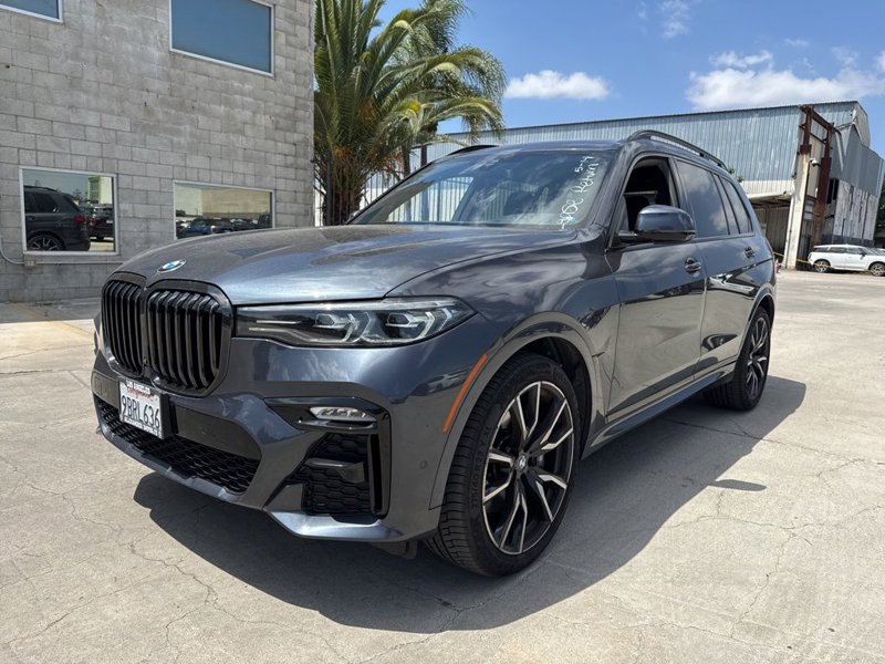 Certified 2022 BMW X7 xDrive40i w/ M Sport Package image 1