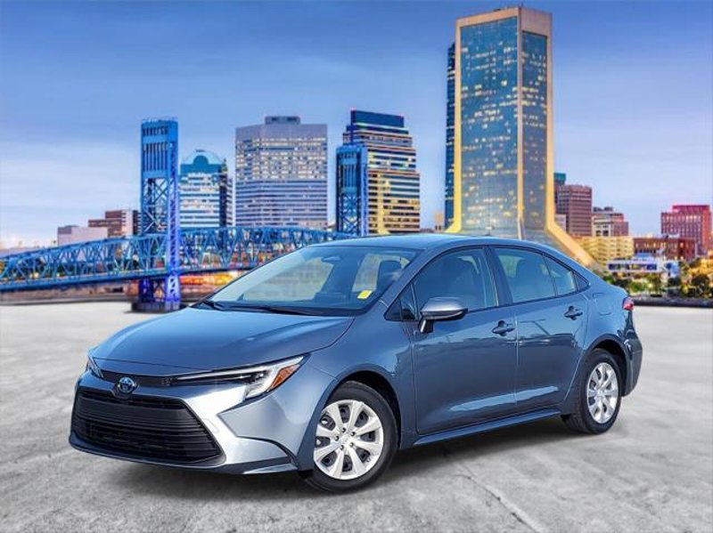Certified 2025 Toyota Corolla LE image 1