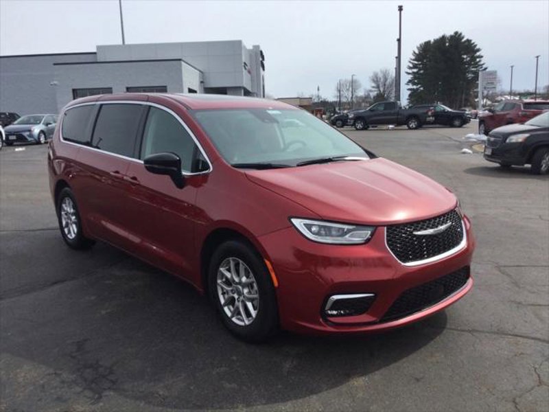 Certified 2024 Chrysler Pacifica Touring-L w/ Uconnect Theater Family Group image 1