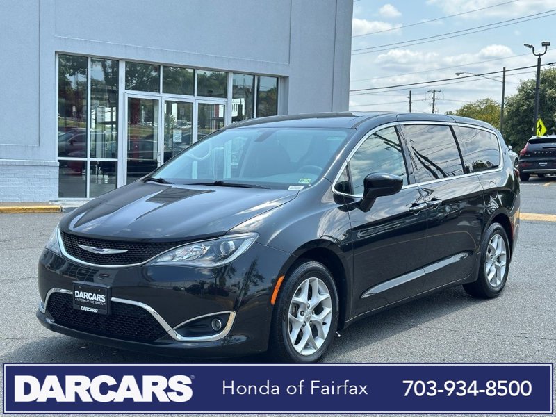 Used 2018 Chrysler Pacifica Touring Plus w/ Tire & Wheel Group image 1
