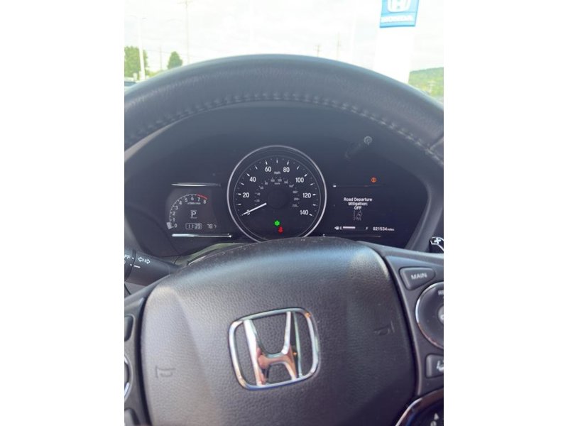 Certified 2019 Honda HR-V Touring image 1