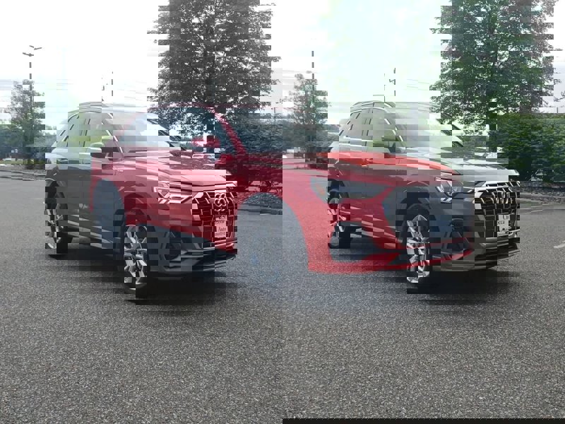 Certified 2024 Audi Q3 2.0T Premium image 1