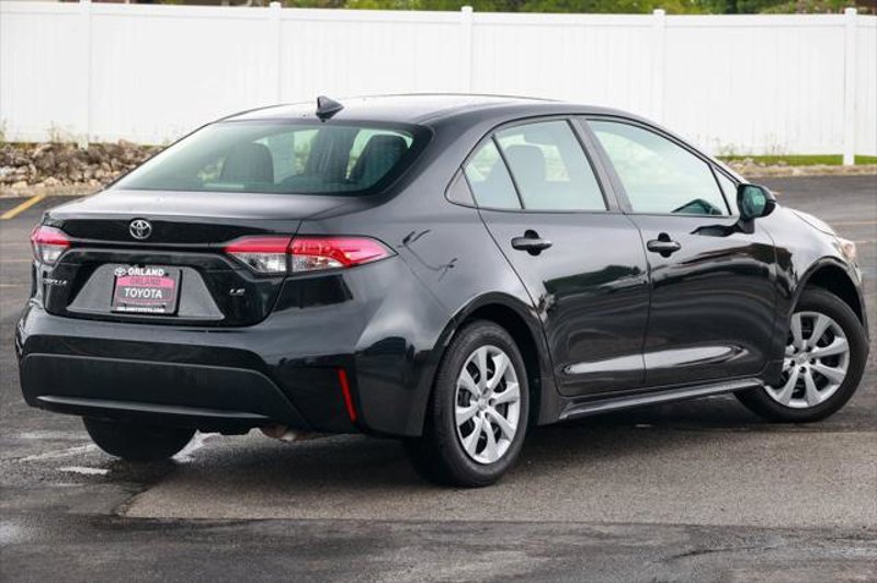 Used 2022 Toyota Corolla LE image 1