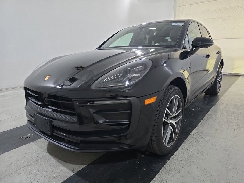 Used 2023 Porsche Macan image 1