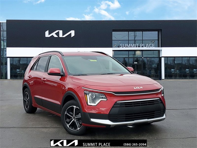 Certified 2024 Kia Niro LX image 1