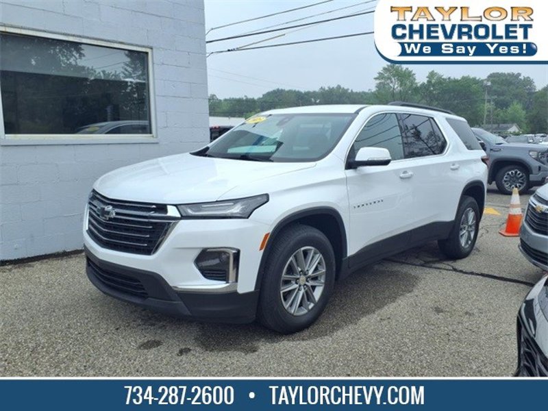 Certified 2023 Chevrolet Traverse LT image 1
