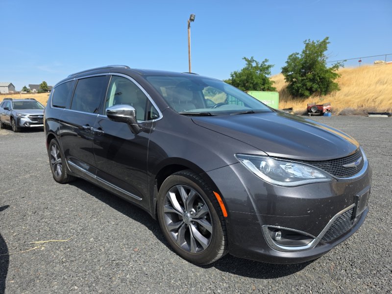 Used 2018 Chrysler Pacifica Limited w/ Tire & Wheel Group image 1