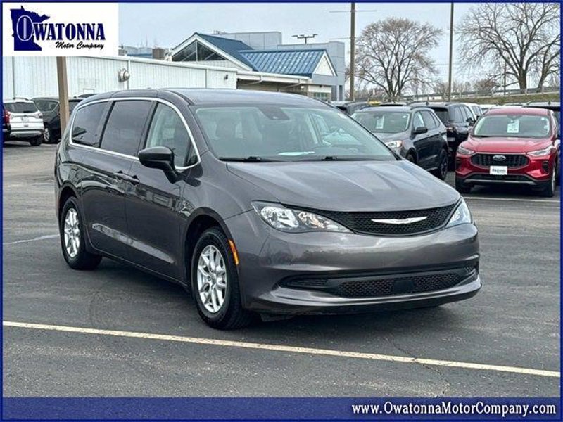 Certified 2023 Chrysler Voyager LX image 1