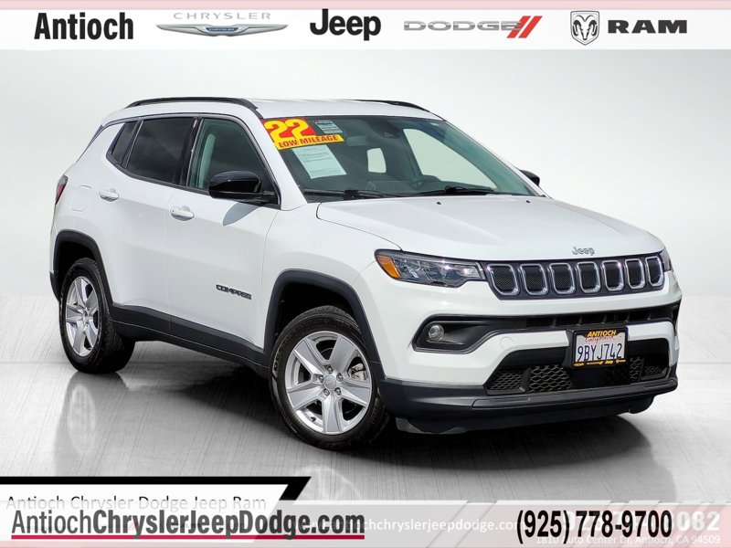 Certified 2022 Jeep Compass Latitude image 1