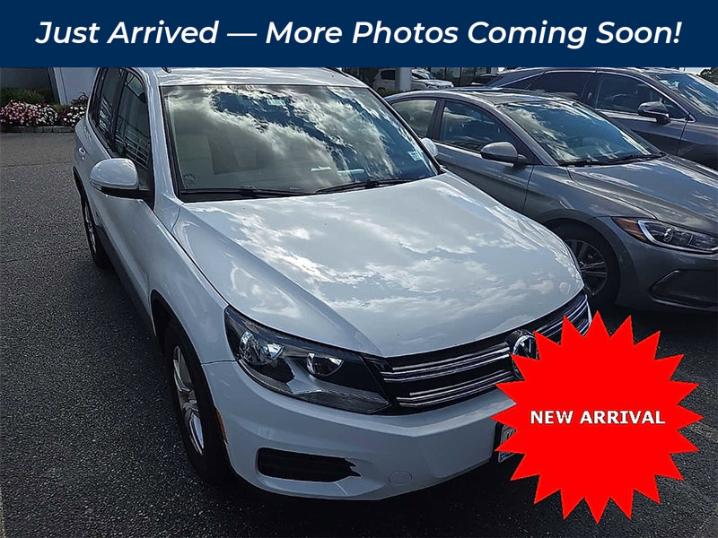 Used 2017 Volkswagen Tiguan S image 1