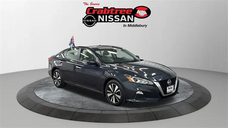 Certified 2022 Nissan Altima 2.5 SV w/ SV Premium Package image 1