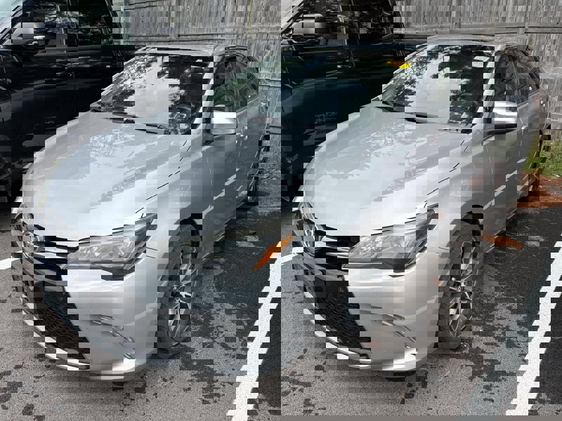 Used 2015 Toyota Camry XSE image 1