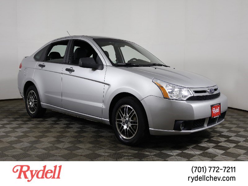 Used 2010 Ford Focus SE image 1