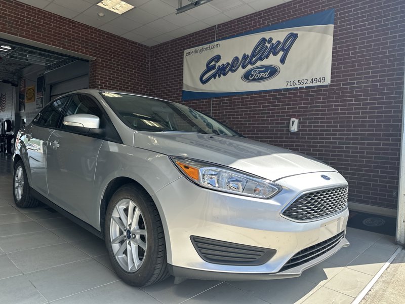 Used 2018 Ford Focus SE w/ Cold Weather Package image 1
