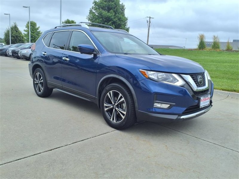 Certified 2020 Nissan Rogue SV w/ Sun & Sound Touring Package image 1