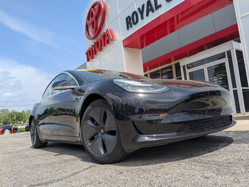 Used 2018 Tesla Model 3 Long Range image 1
