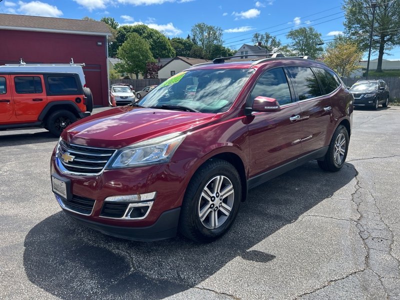 Used 2017 Chevrolet Traverse LT image 1