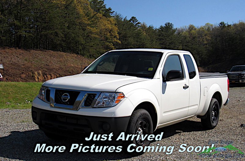 Used 2013 Nissan Frontier S image 1