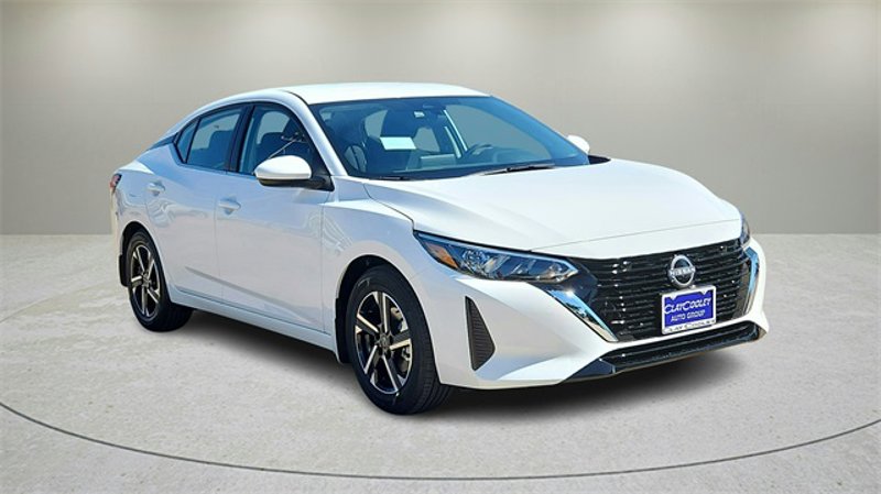 Certified 2025 Nissan Sentra SV image 1