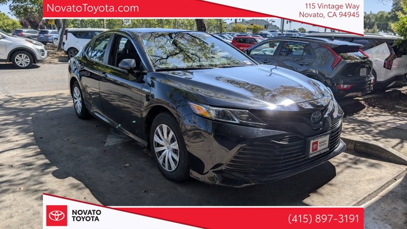 Used 2018 Toyota Camry LE image 1