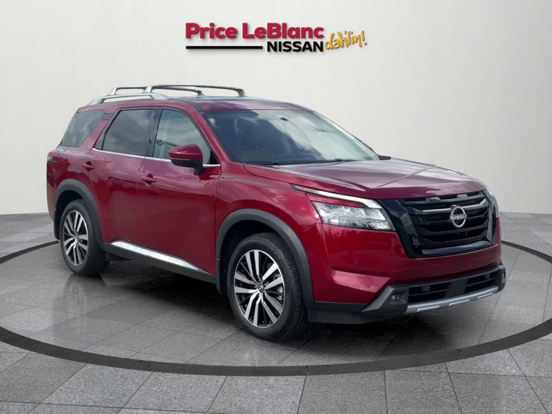 Certified 2025 Nissan Pathfinder Platinum image 1