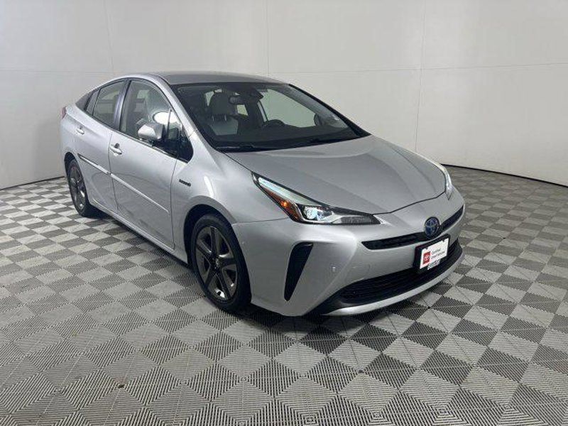 Certified 2020 Toyota Prius XLE image 1